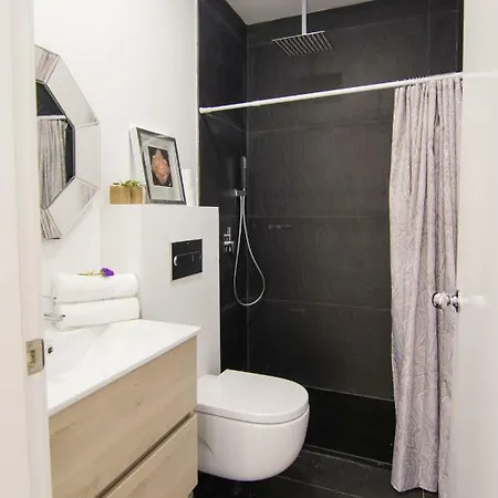 Homeforguest Stylish And Modern Overlooking Las Canteras Apartment
