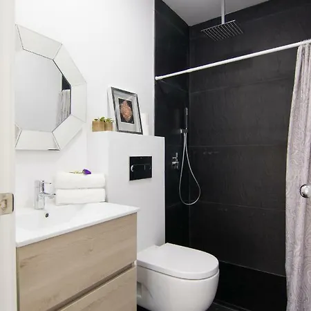 Apartment Homeforguest Stylish And Modern Overlooking Las Canteras